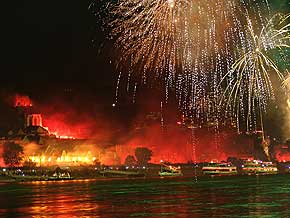 Rhein in Flammen Bilder Fotos � 2006 WHO
